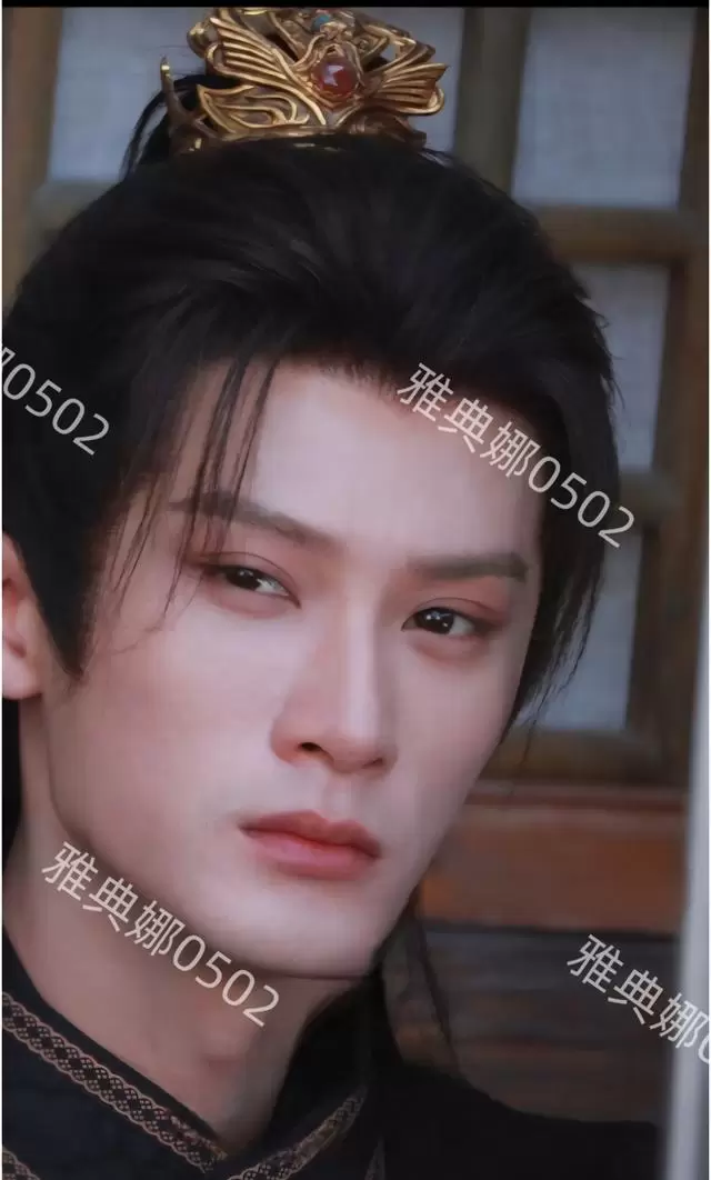 檀健次《何不同舟渡》横店拍摄期间造型引观众关注眼睛状态：细节速览
