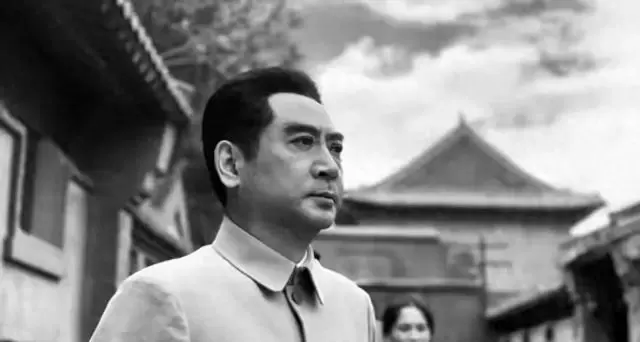 刘劲1995年饰演张学良时被王希钟点中演周恩来潜质:相关图片 刘劲1995年饰演张学良时被王希钟点中演周恩来潜质:相关图片