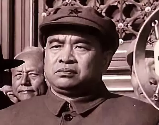 刘劲1995年饰演张学良时被王希钟点中演周恩来潜质:情报图 刘劲1995年饰演张学良时被王希钟点中演周恩来潜质:情报图